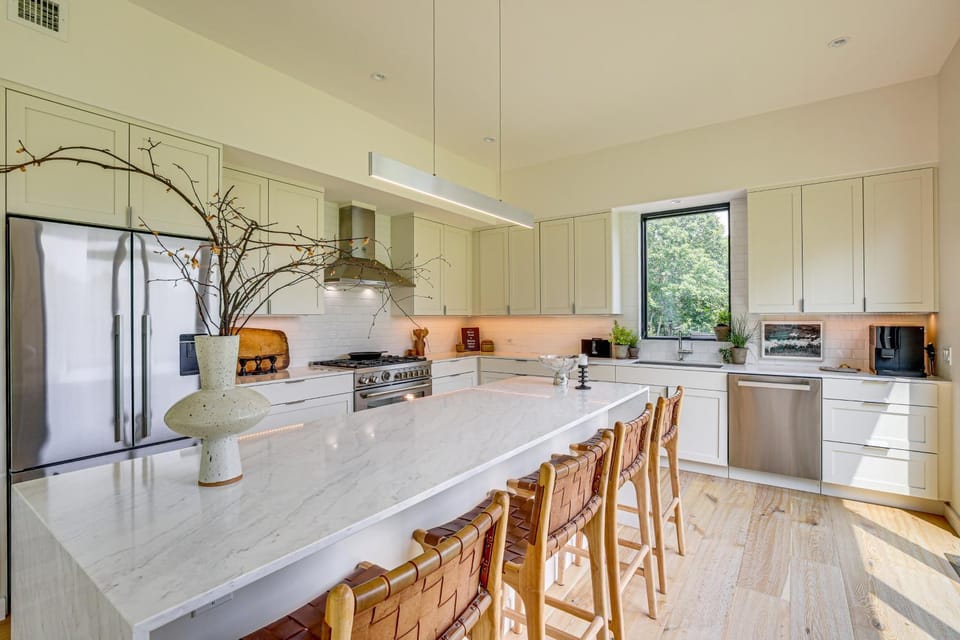 Hudson Valley Summer Escape w/ Pool & Fire Pit House in Connecticut