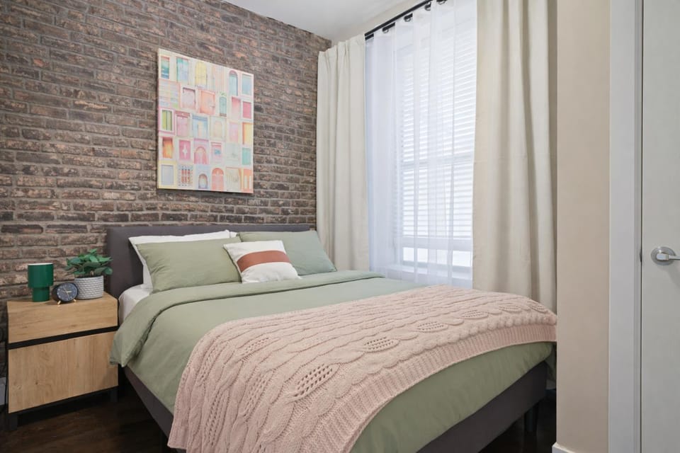 3 BD Idyllic Haven next to Central Park Apartment in Harlem