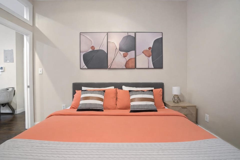 3 BD Idyllic Haven next to Central Park Apartment in Harlem