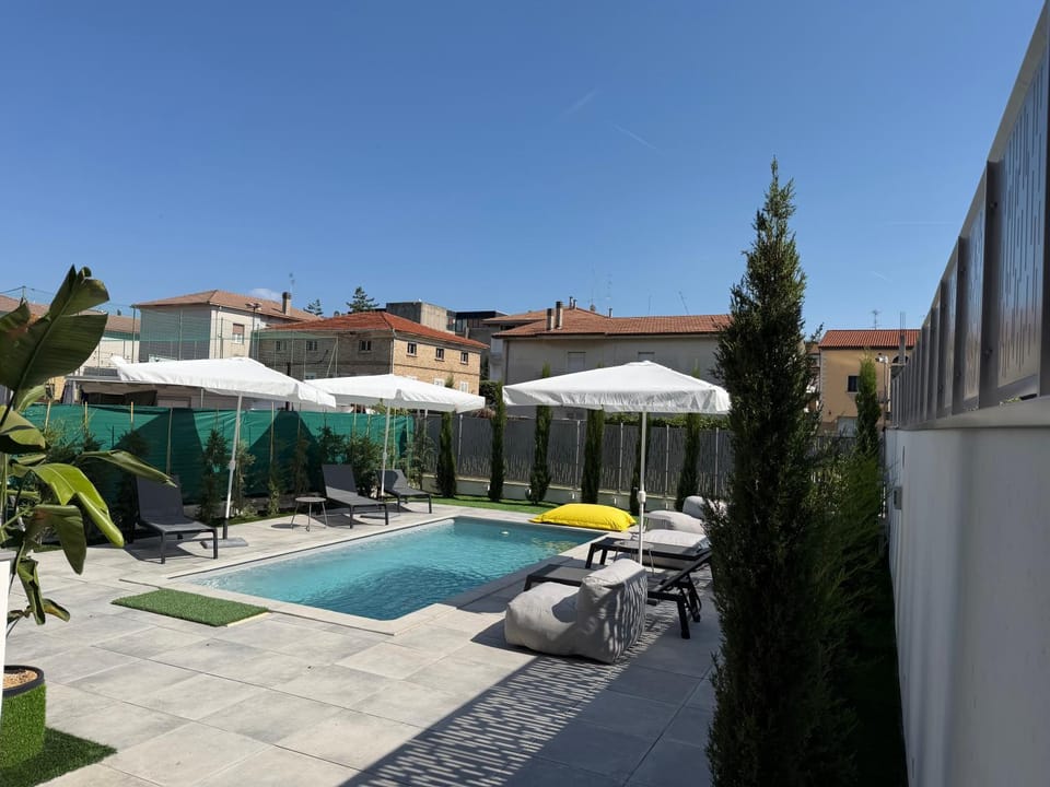 Day, Pool view, Swimming pool, sunbed
