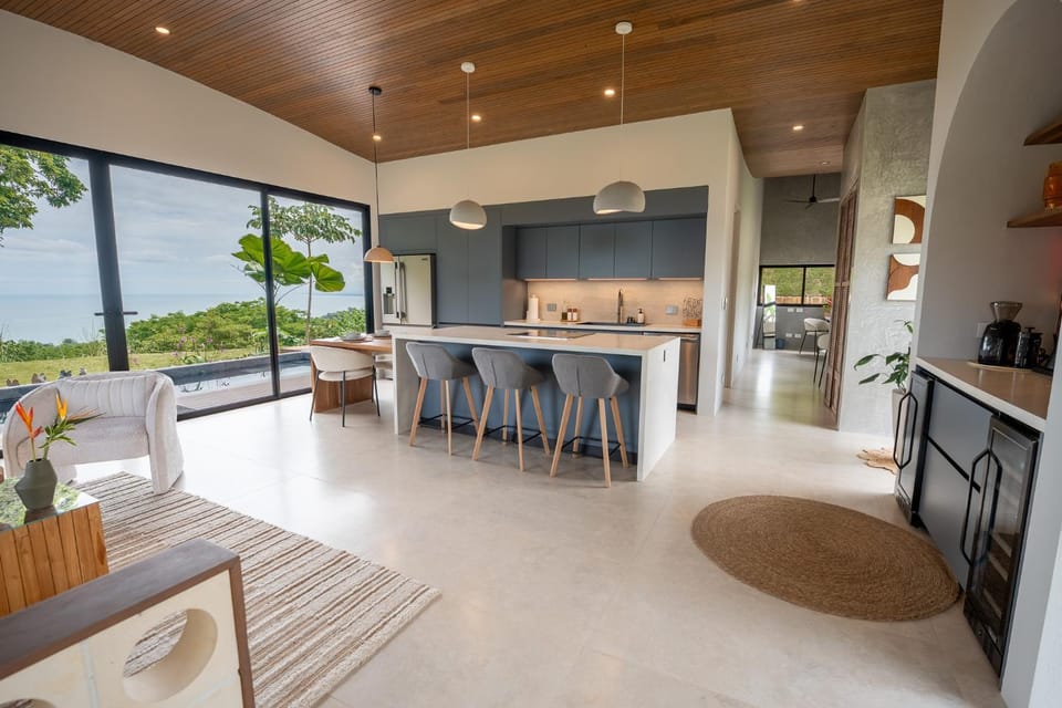 NEW - Private Villa - Highest Point Manuel Antonio Bed and Breakfast in Quepos