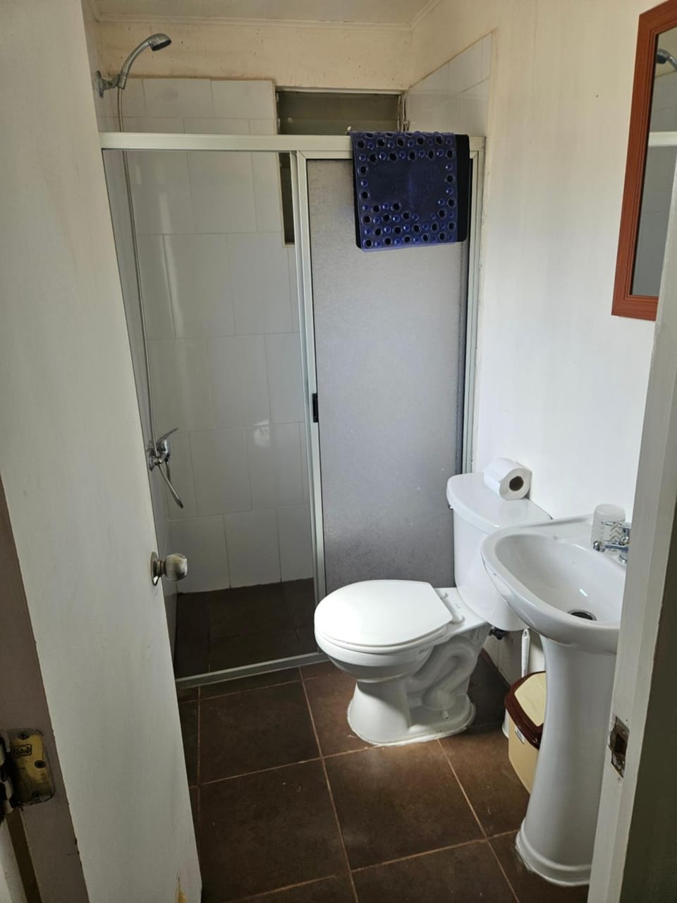Shower, Bathroom, towels