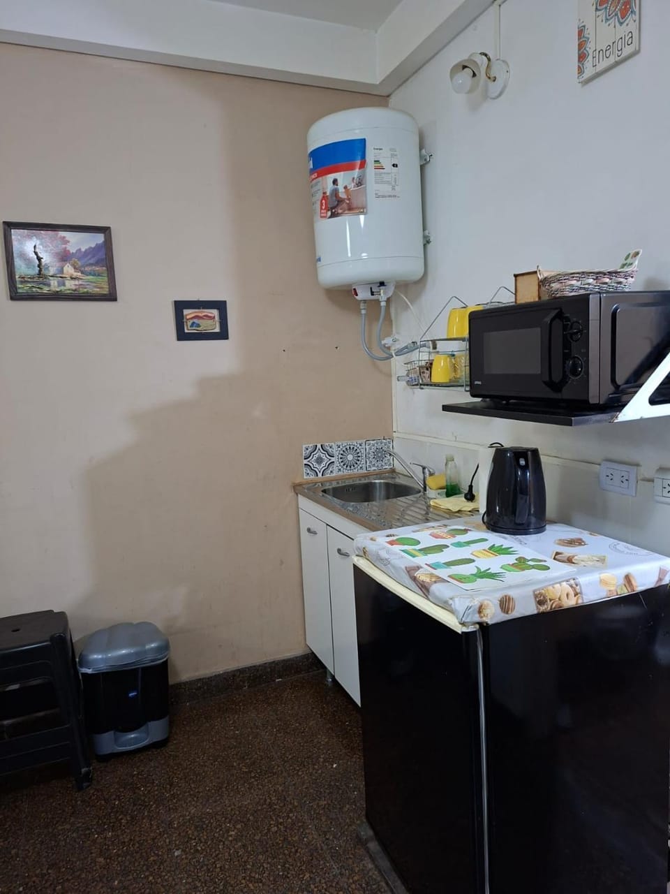 Kitchen or kitchenette