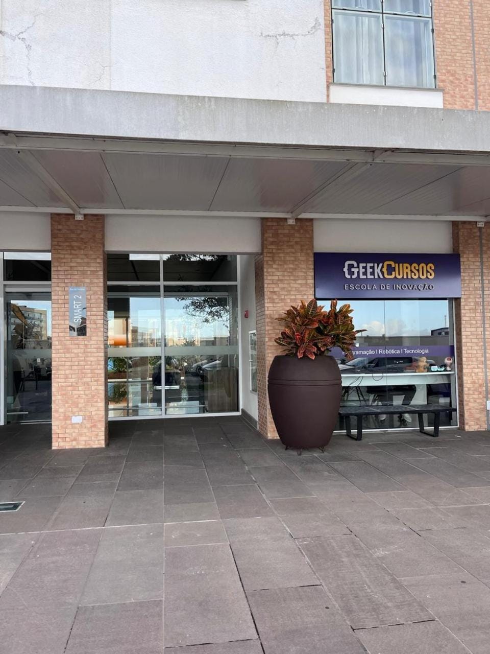 Facade/entrance