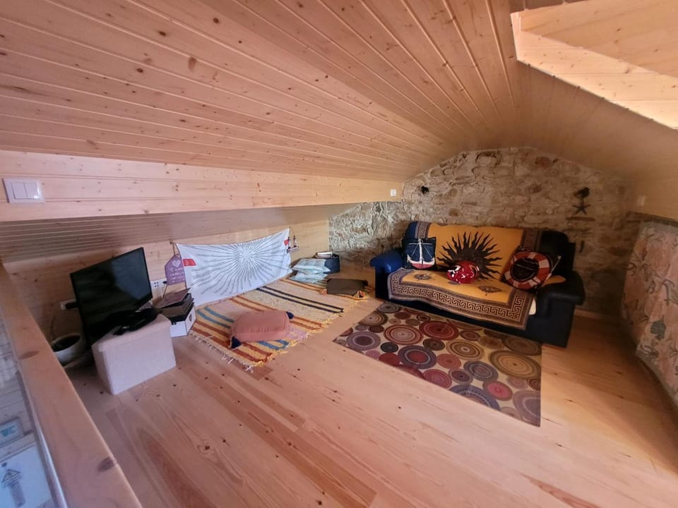Communal lounge/ TV room, TV and multimedia, Seating area