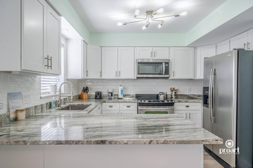 Kitchen or kitchenette, kitchen