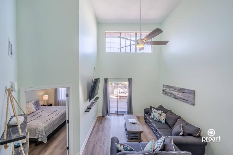 Bed, Living room, Seating area