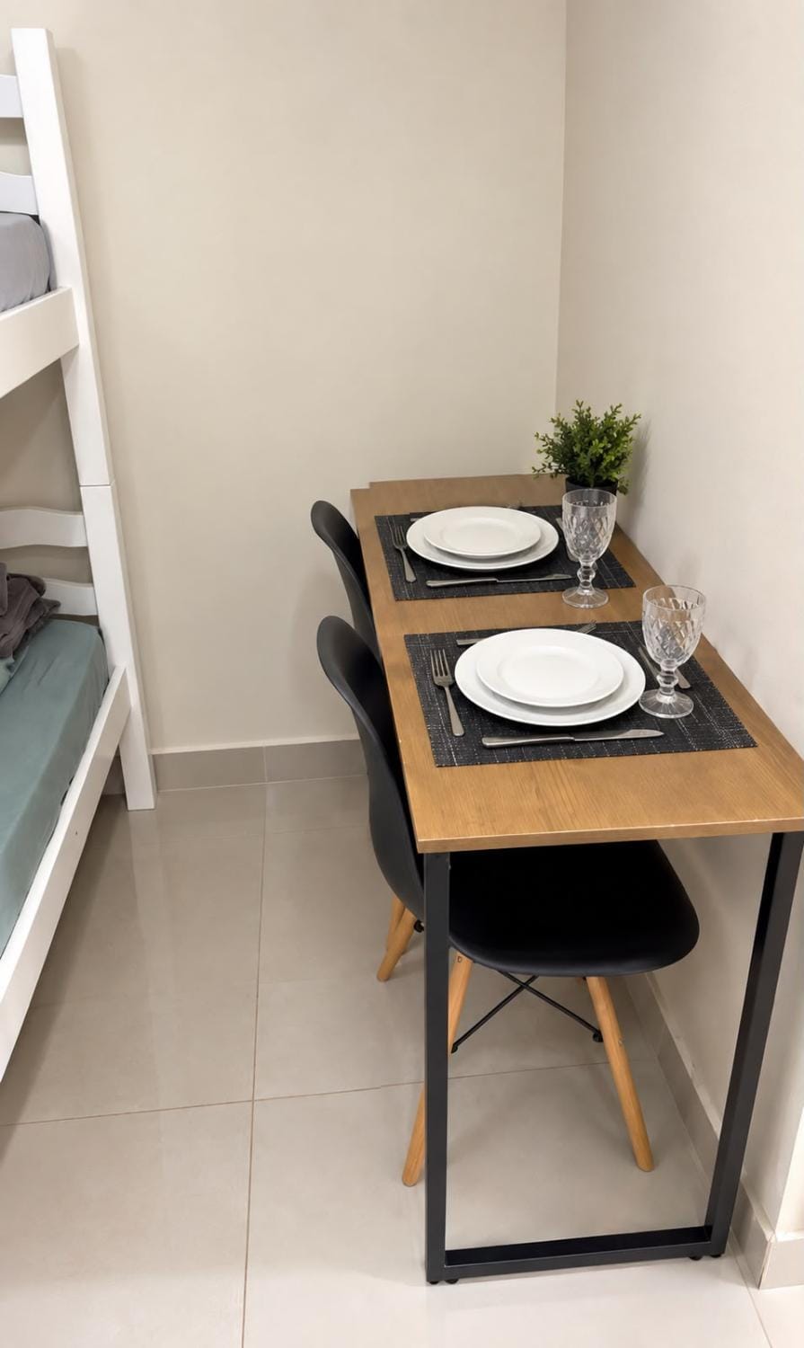 Dining area, Communal kitchen, Dinner