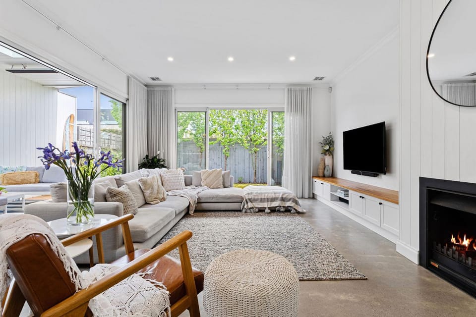 Luxury Coastal Escape - 5min Beach 1min Cafes House in Mornington