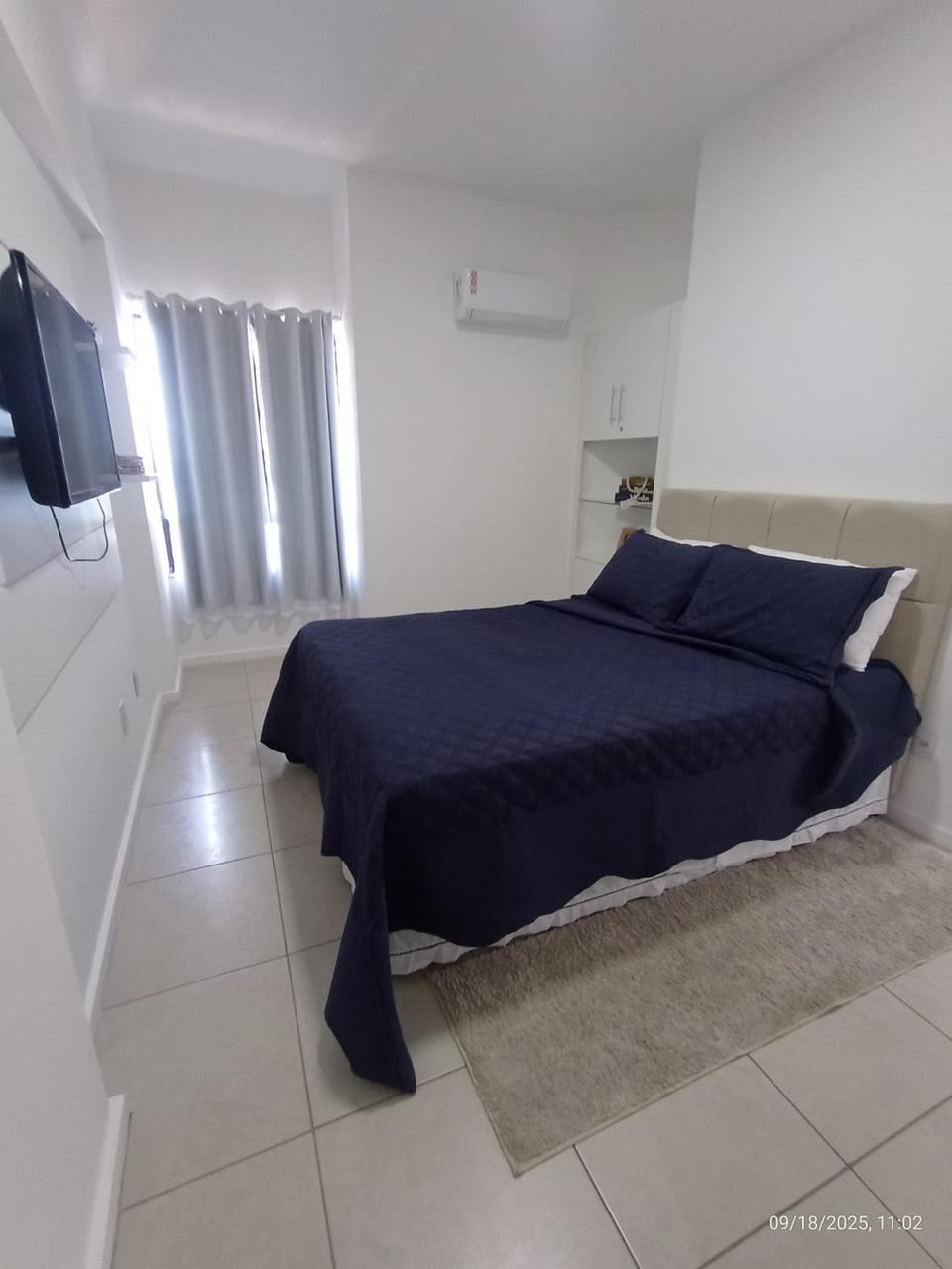 Bed, TV and multimedia, Bedroom, air conditioner