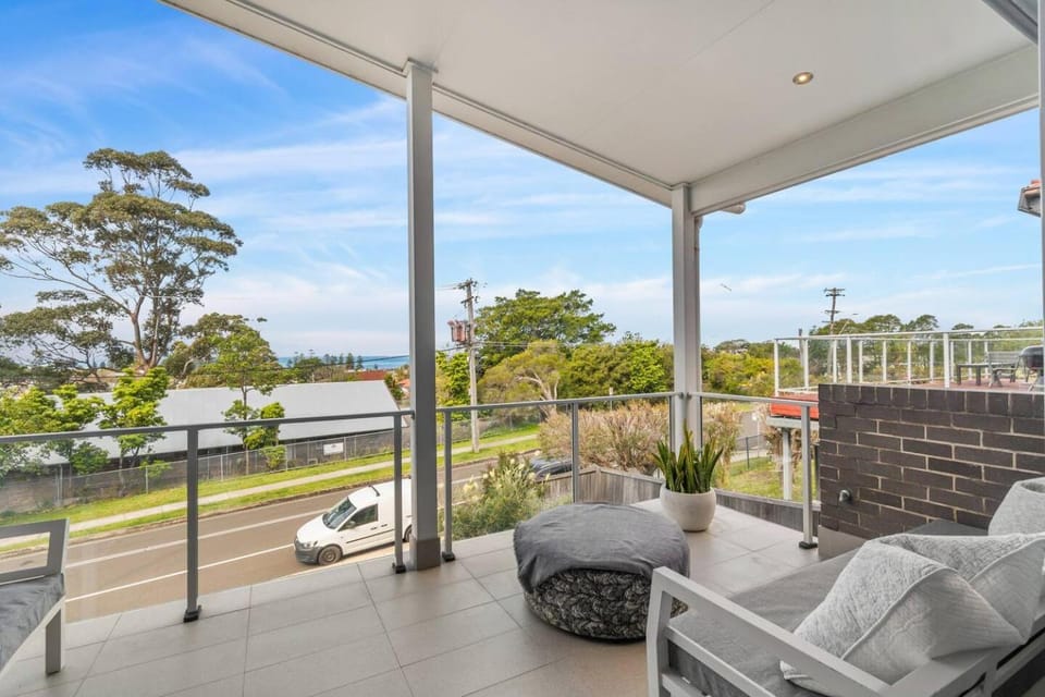 View (from property/room), Balcony/Terrace, Sea view