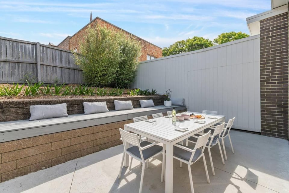 Patio, Dining area