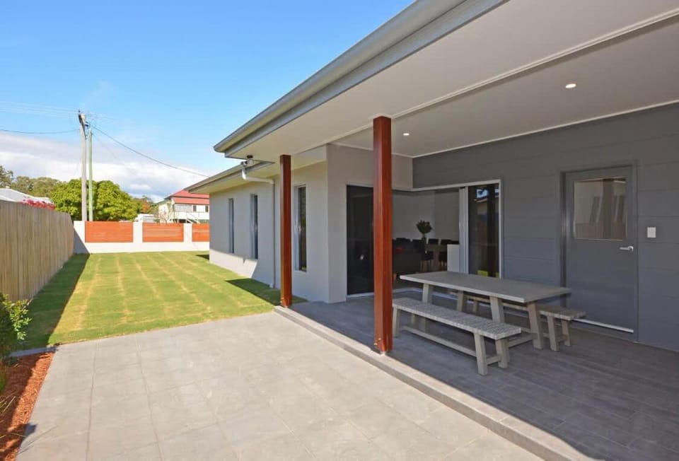 Burrum Heads Beauty 2 Streets from the Beach House in Queensland