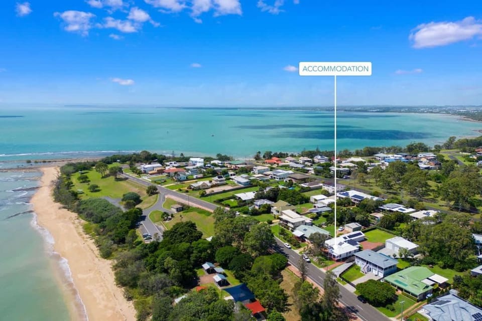Esplanade Ease - Absolute Beachfront in Hervey Bay House in Hervey Bay