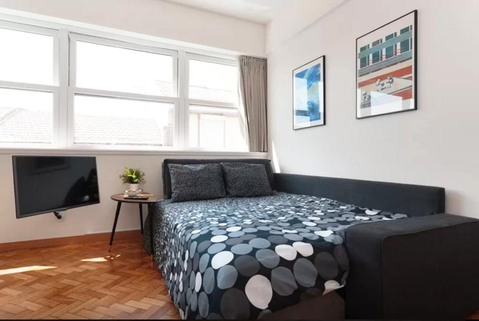 Bed, Living room
