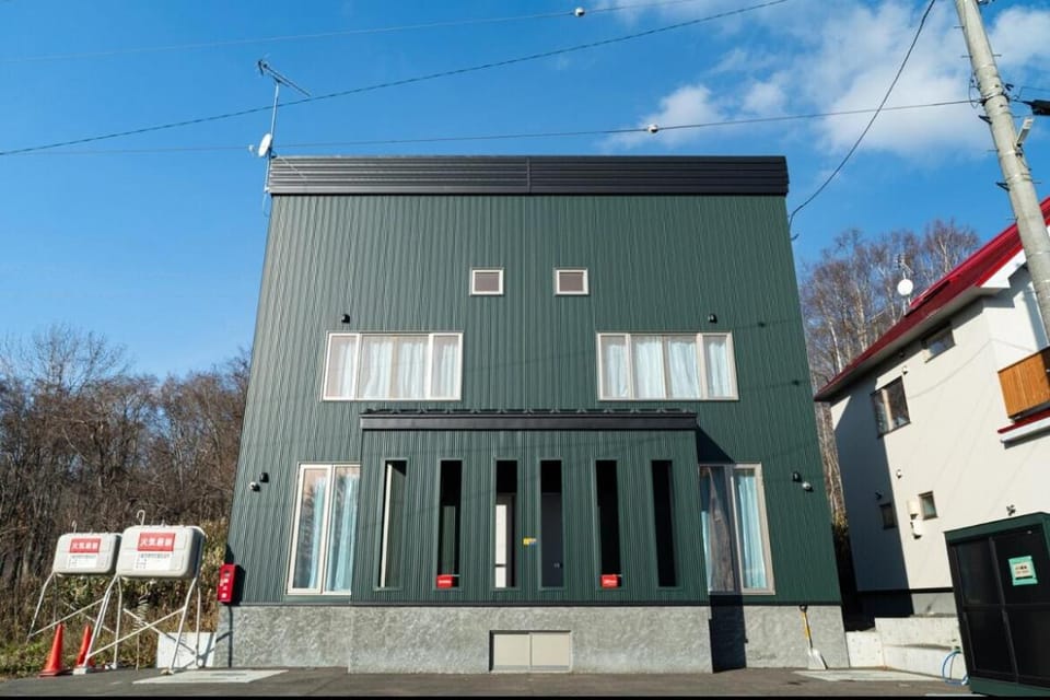 Property building, Day