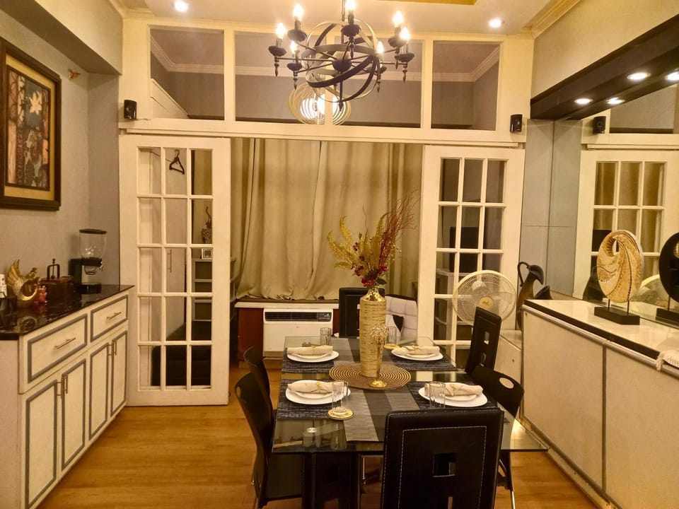 Awesome Condo Beside Eastwood Mall Apartment in Pasig