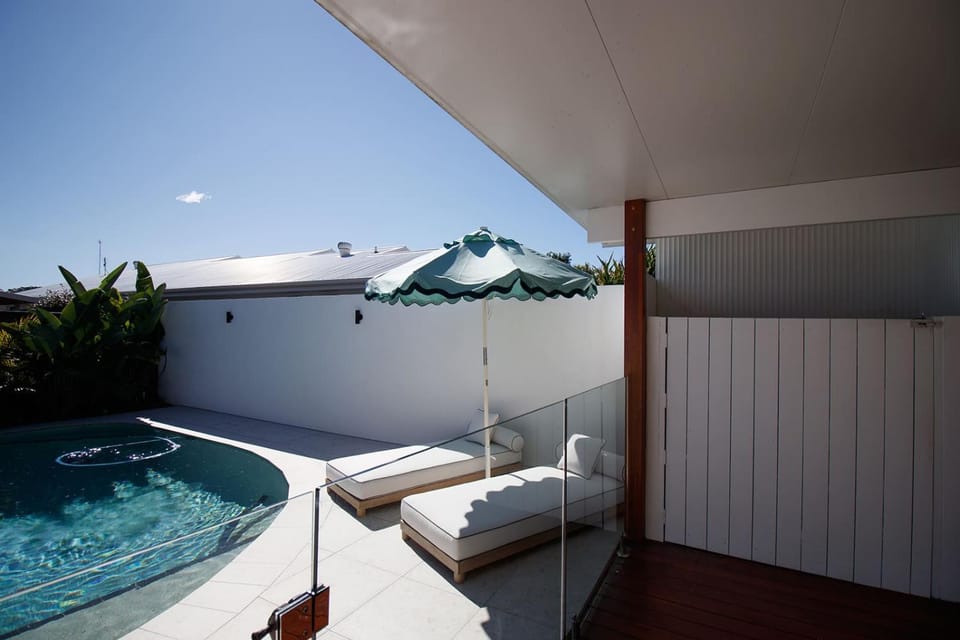 Pool view, Swimming pool, sunbed