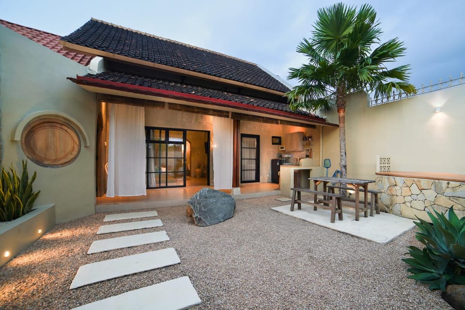 Property building, Day