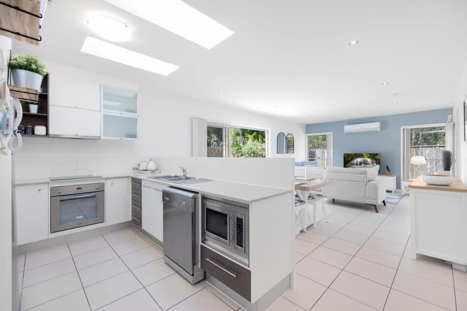 Private Poolside Villa House in Hervey Bay