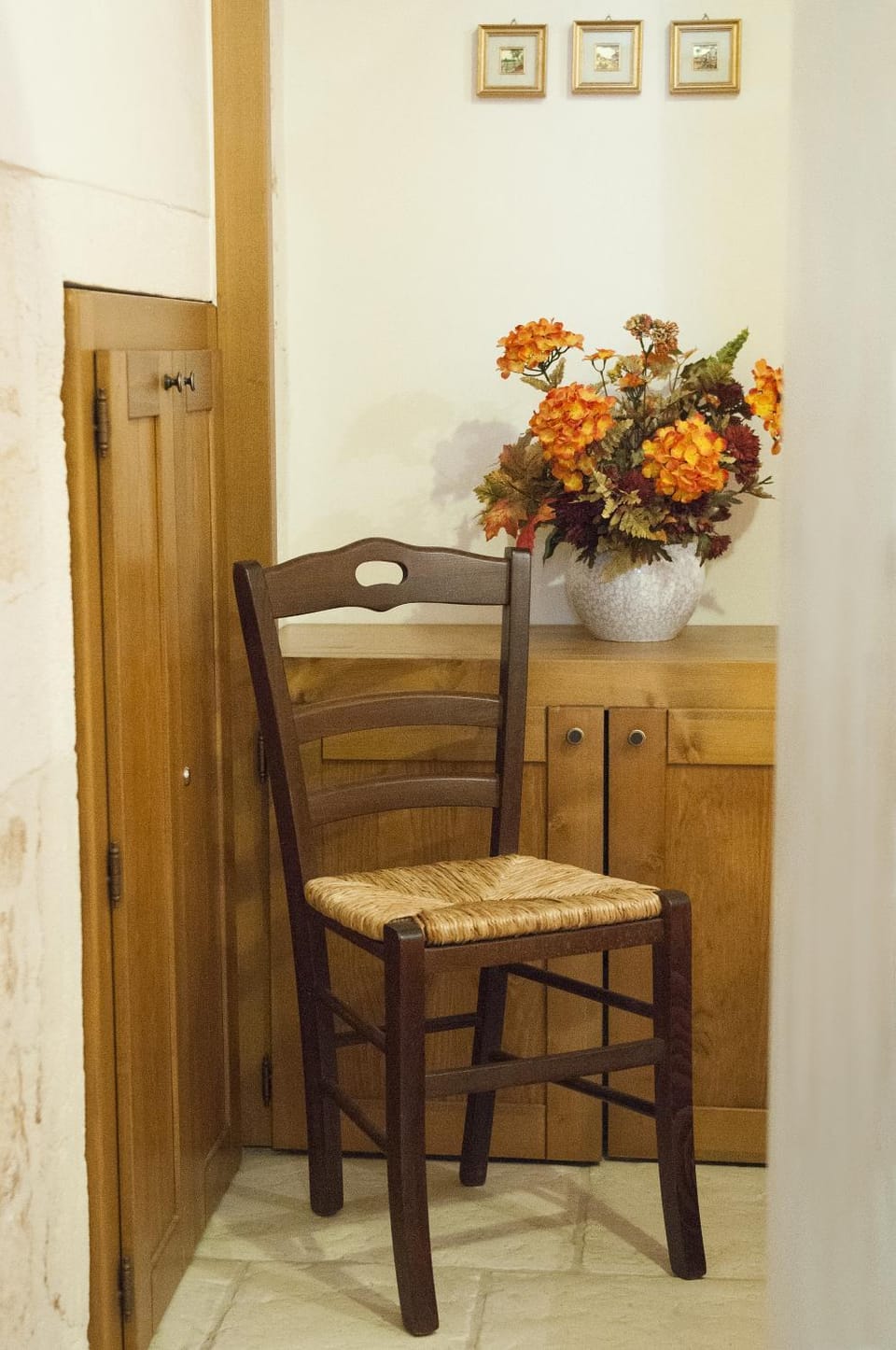 Living room, Decorative detail