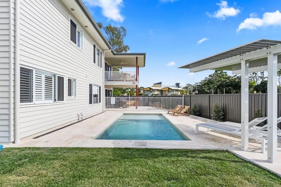 Luxury Family Beachhouse House in Hervey Bay