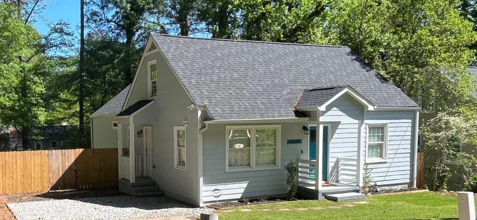 Luxury 3BR with Loft, Deck, and Near ATL Airport House in East Point
