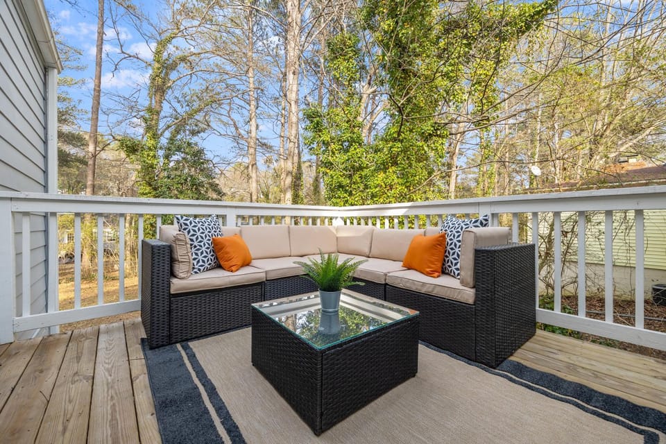 Luxury 3BR with Loft, Deck, and Near ATL Airport House in East Point
