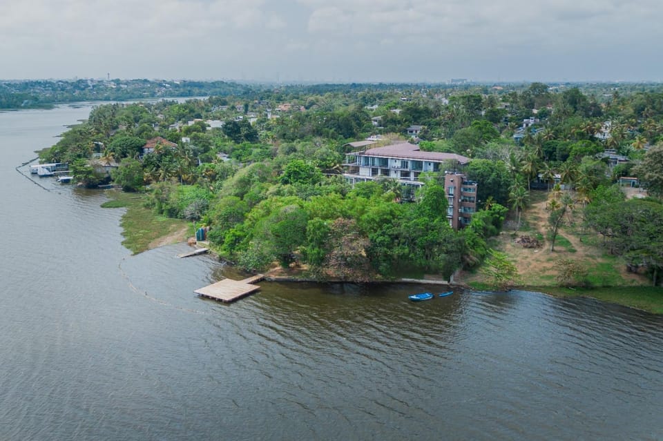 Property building, Natural landscape, Activities, Bird's eye view, Lake view, River view