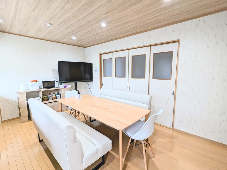 TV and multimedia, Dining area