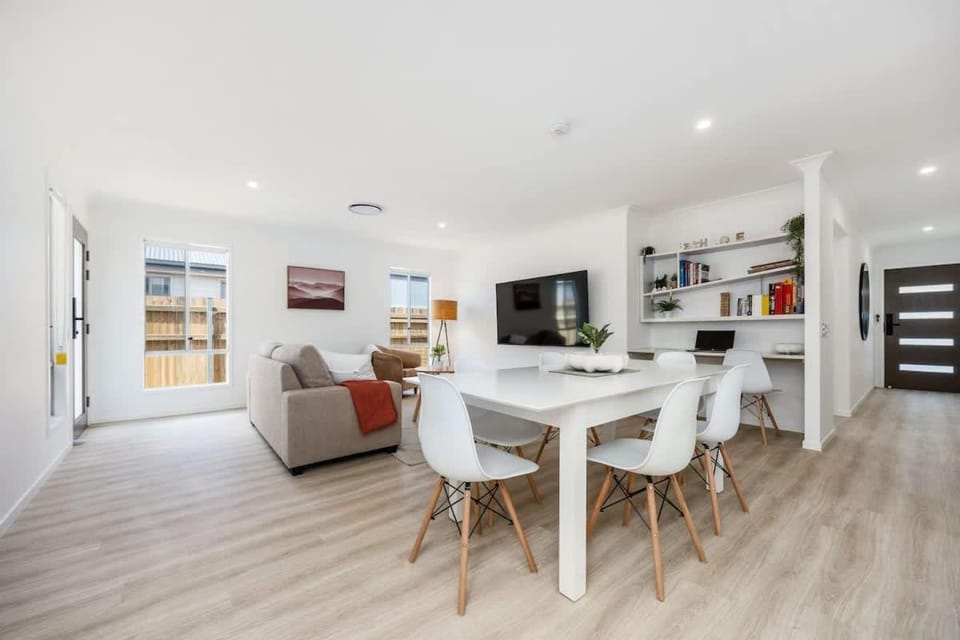 BRAND NEW Central Stylish Home House in Hervey Bay