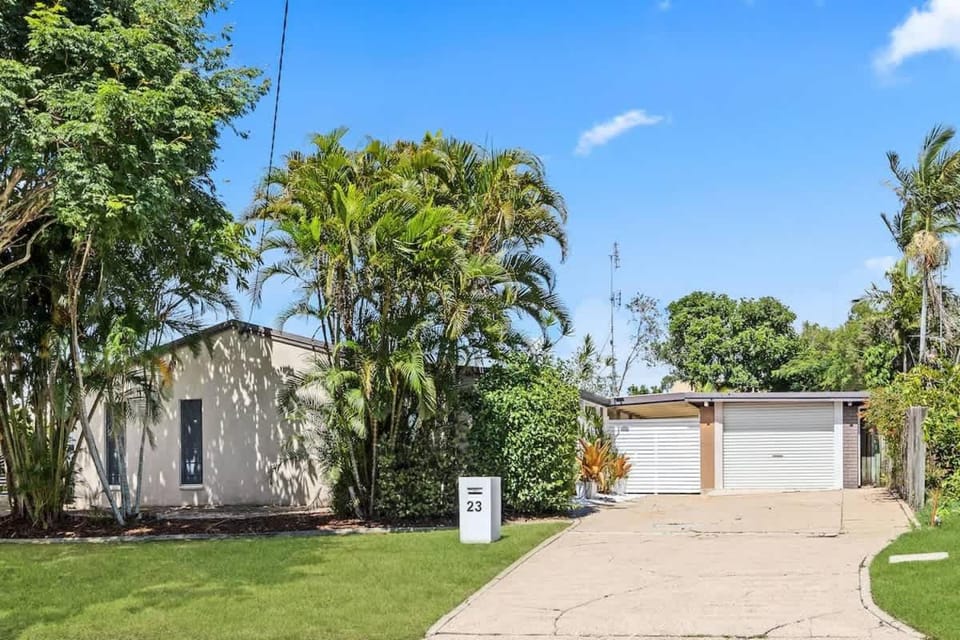 Family Entertainer - Pool Central House in Hervey Bay