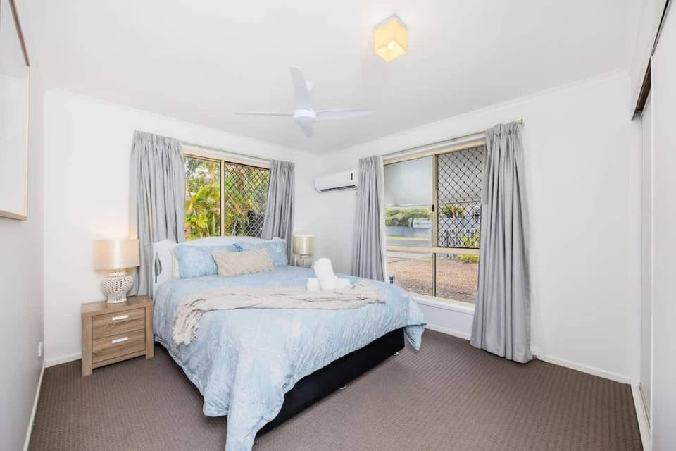 Sea King - Duplex Walk to Beach House in Hervey Bay