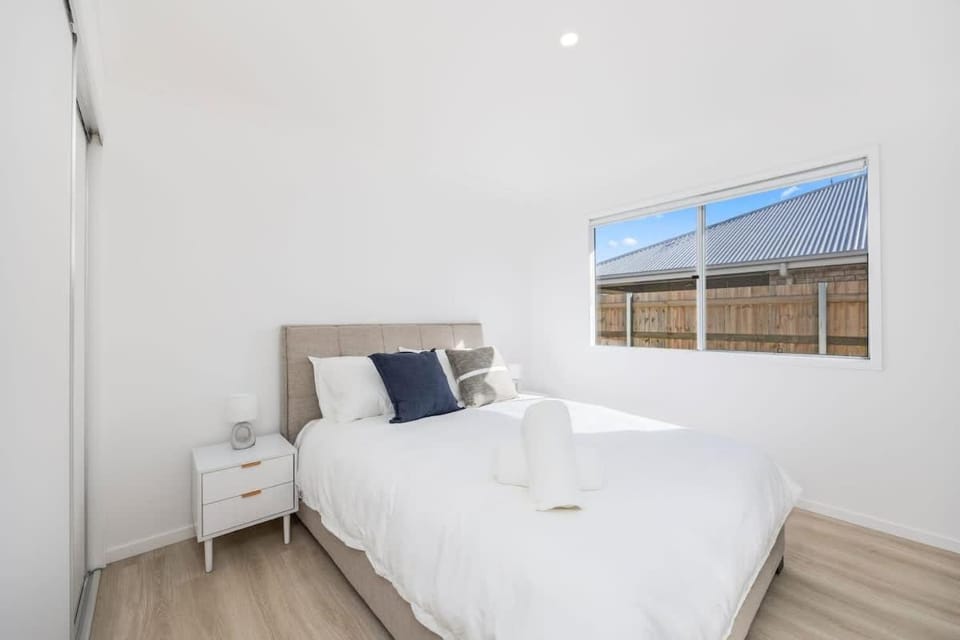 Whitehaven - 4BD 4Bath Retreat House in Hervey Bay