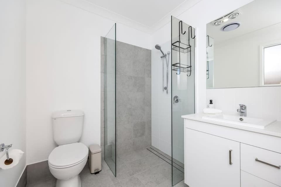 Whitehaven - 4BD 4Bath Retreat House in Hervey Bay