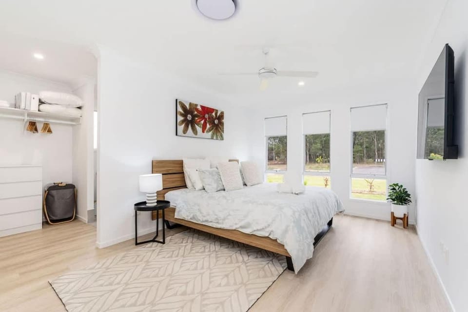 Home Sweet Home - Brand New 4 Bed 3 Bath Home House in Hervey Bay