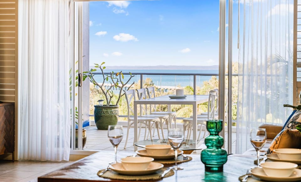 View (from property/room), Dining area, Beach, Sea view
