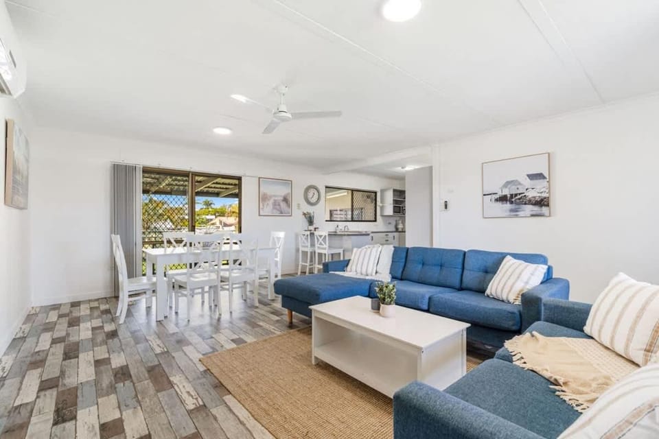Coastal Cottage House in Hervey Bay