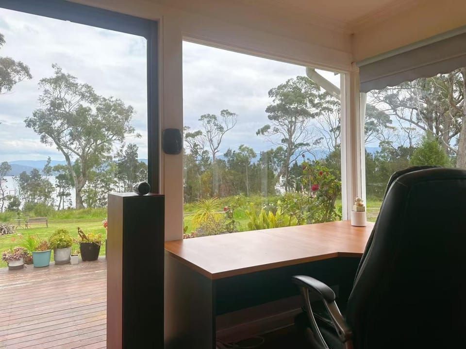 The Seaside House - A little gem by the sea House in Tasmania