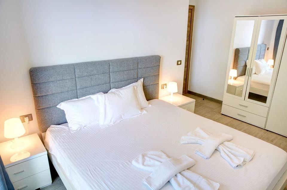 Bed, Photo of the whole room, Bedroom, towels, wardrobe