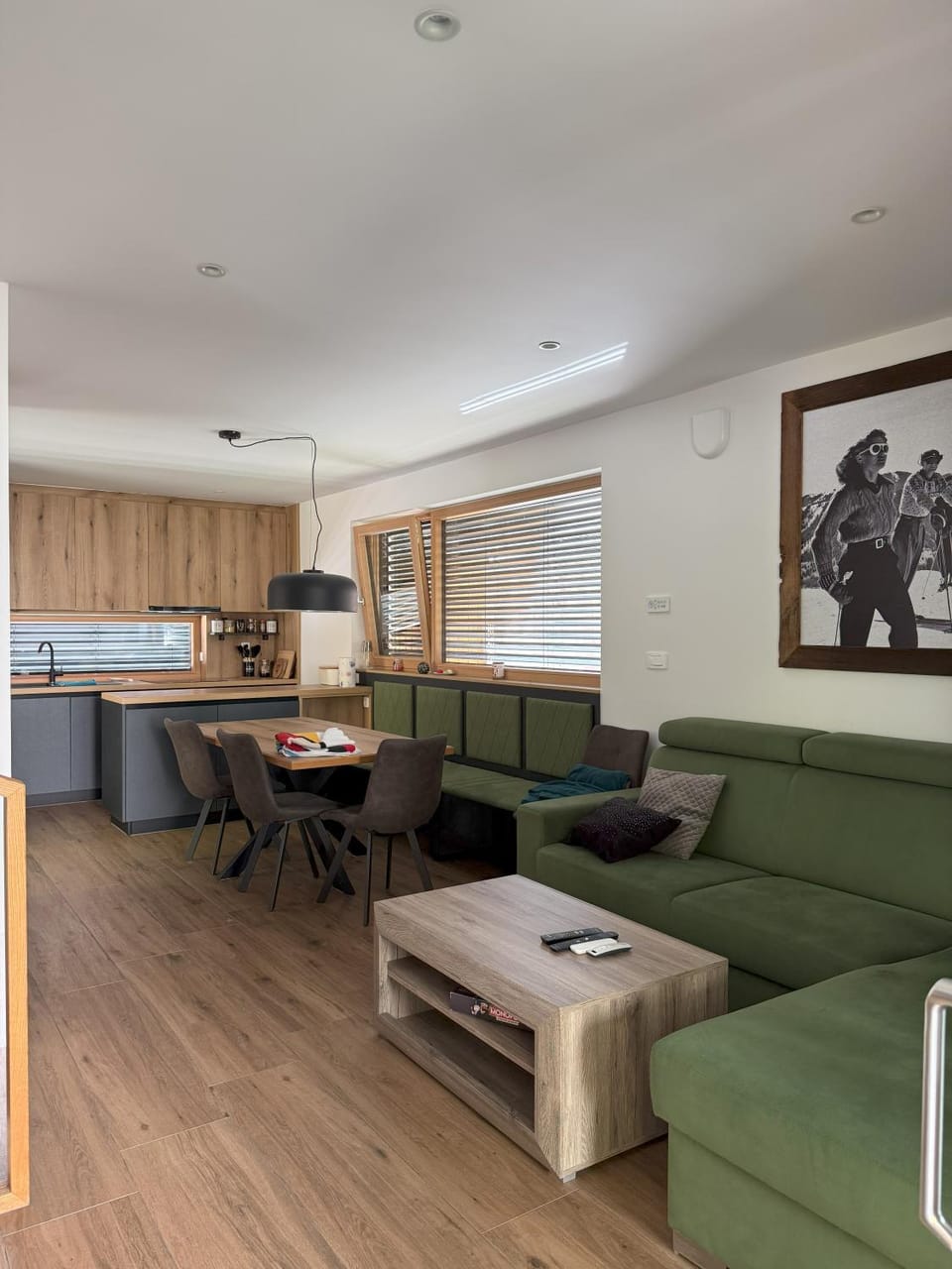 Living room, Dining area, kitchen