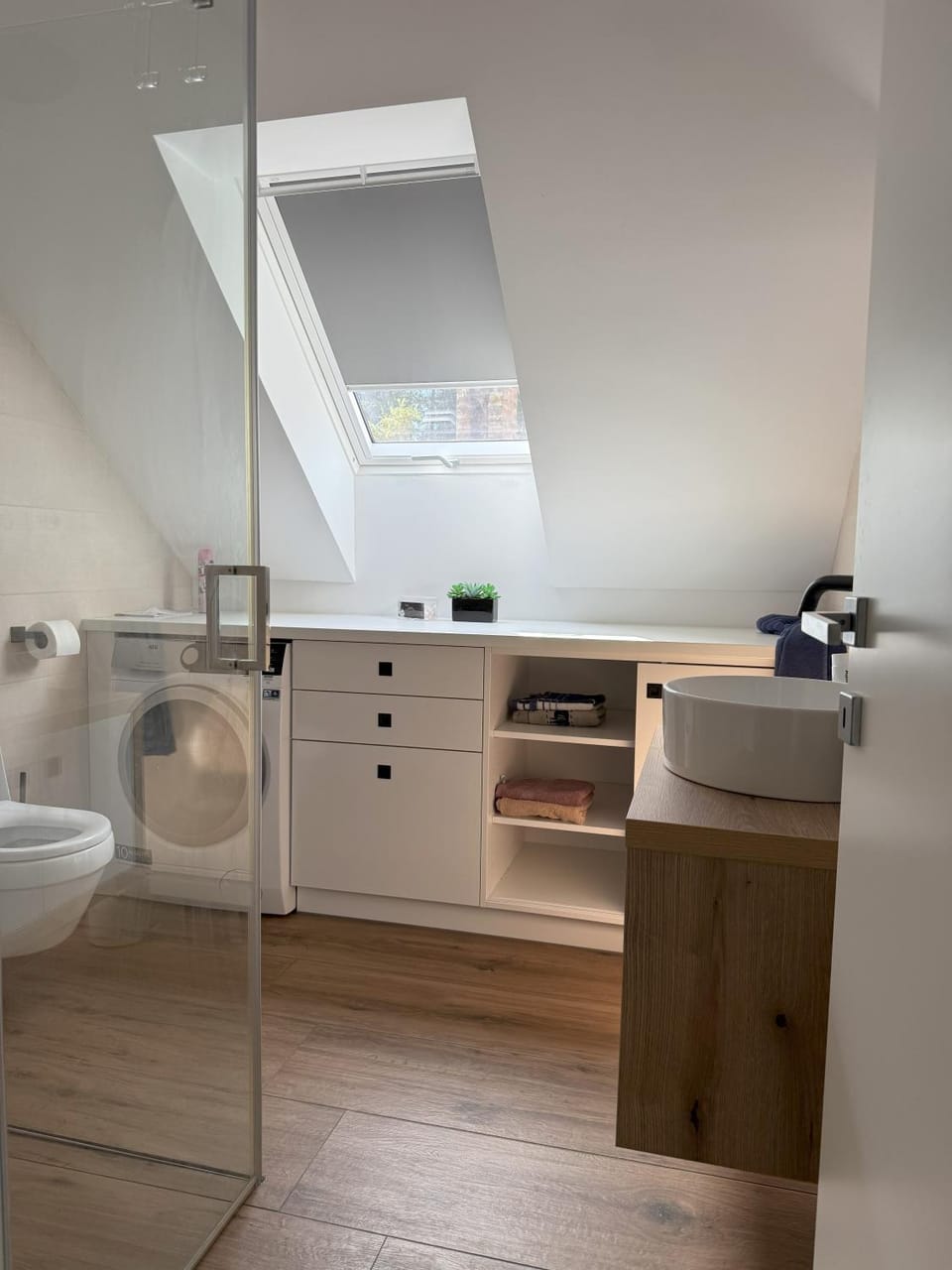 Shower, Toilet, Bathroom, washing machine