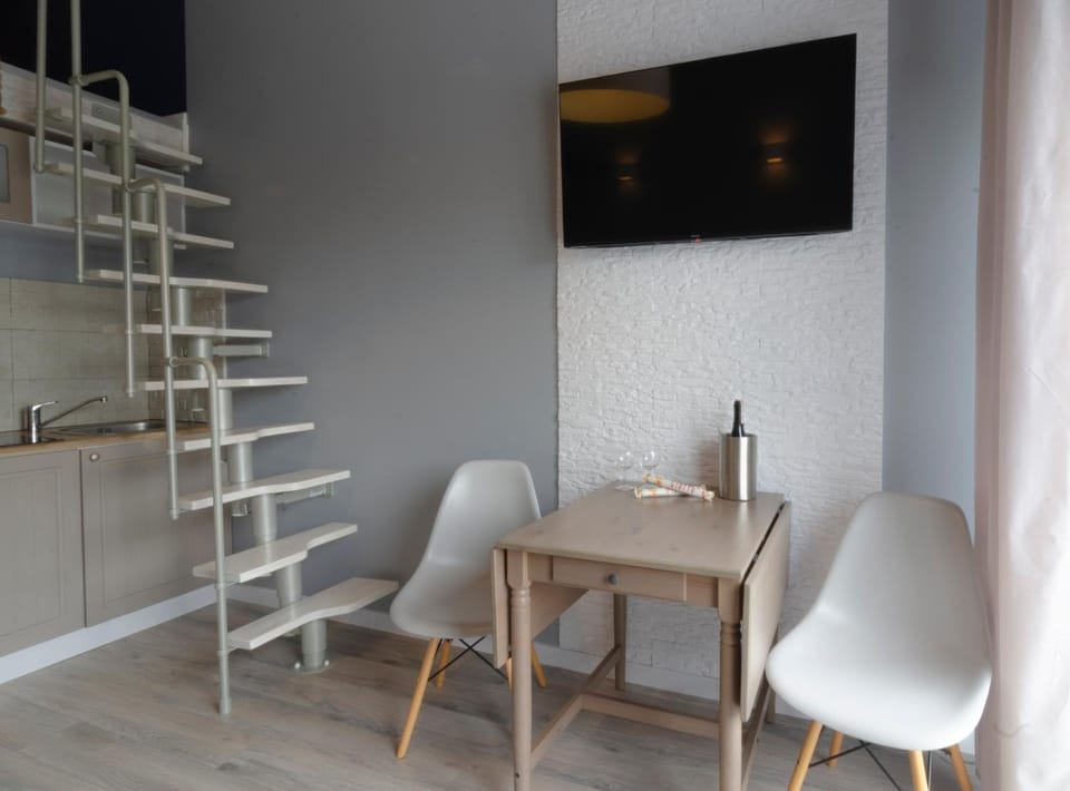HolidayHomePL SLAVIA NEW 012 z antresolą i balkonem przy plaży Apartment in Miedzyzdroje