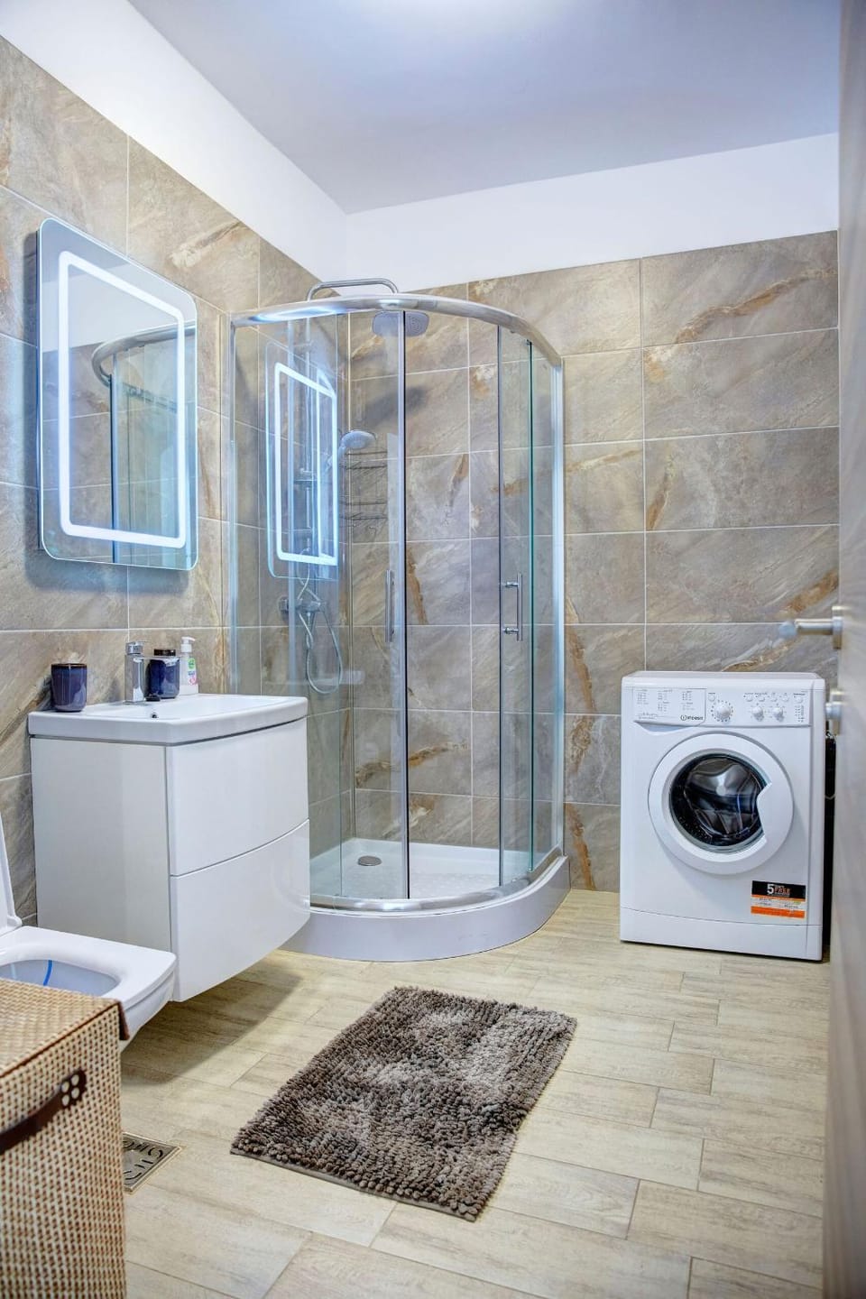 Shower, Bathroom, towels, washing machine