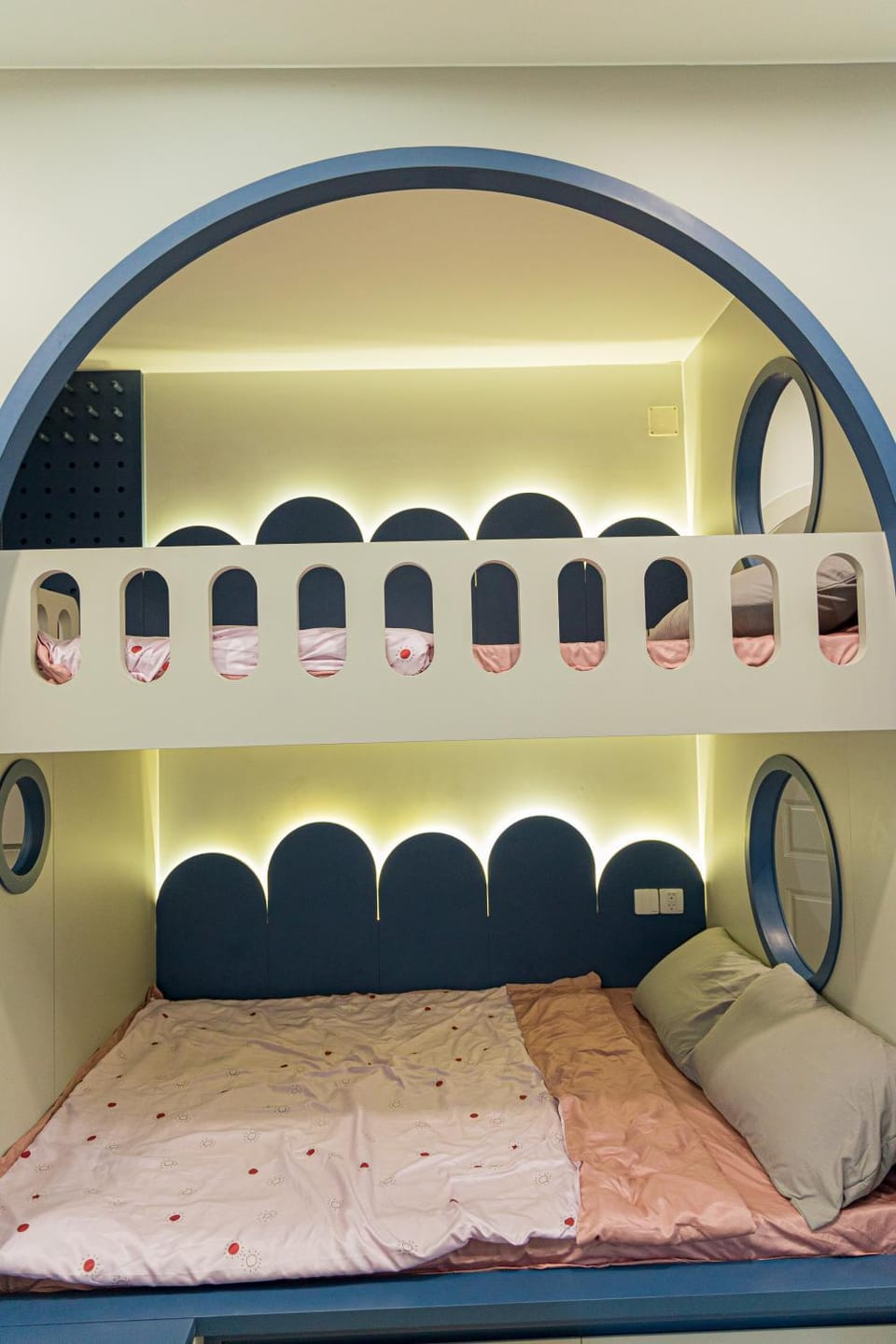 Photo of the whole room, bunk bed