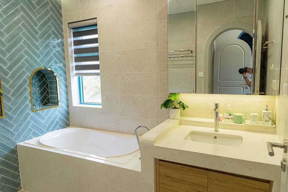 Bathroom, Bath