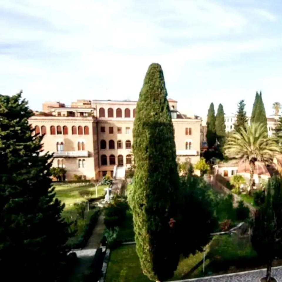 Monastery's View Home Apartment in Rome