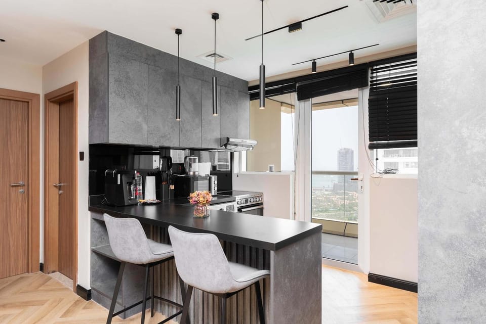 Spacious 2BR Dubai Marina & City Views Apartment in Dubai