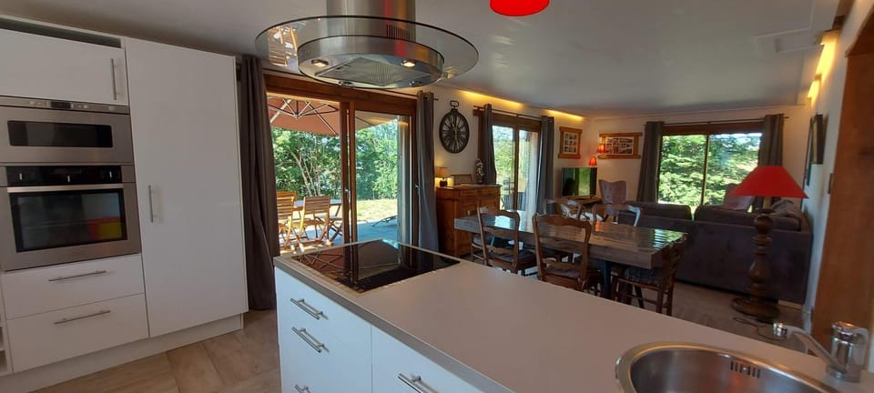Property building, Kitchen or kitchenette, Living room