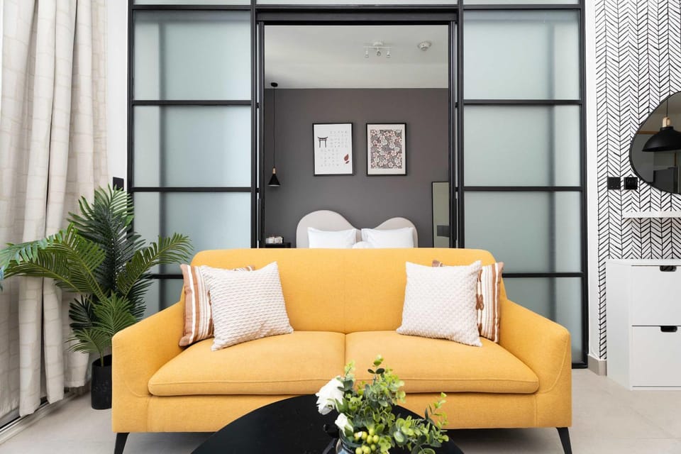 Stylish 1BR Dubai Hills Walk to Park & Mall Apartment in Dubai